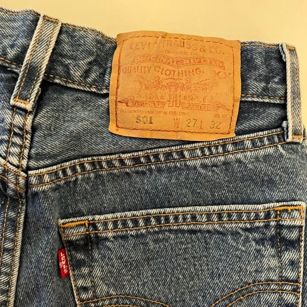 levi jean shorts - Picture 4 of 6